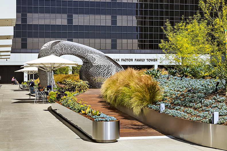 Cedars-Sinai-Plaza-Healing-Gardens-Gallery-image-4